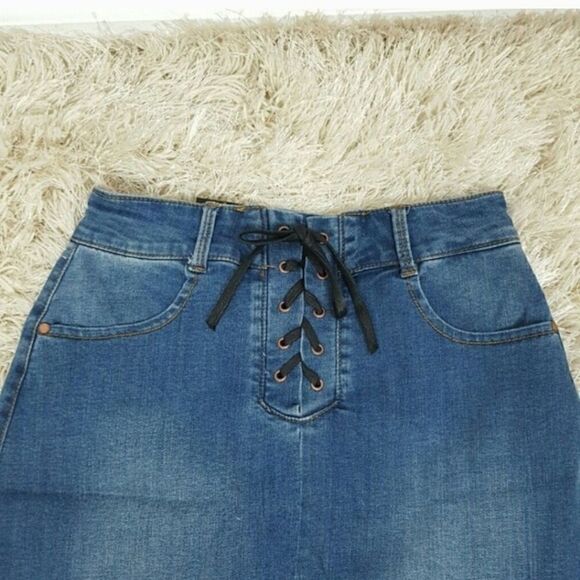 Cest Toi Black Label Women's Denim Mini Skirt with pockets Raw Hem - Picture 4 of 4